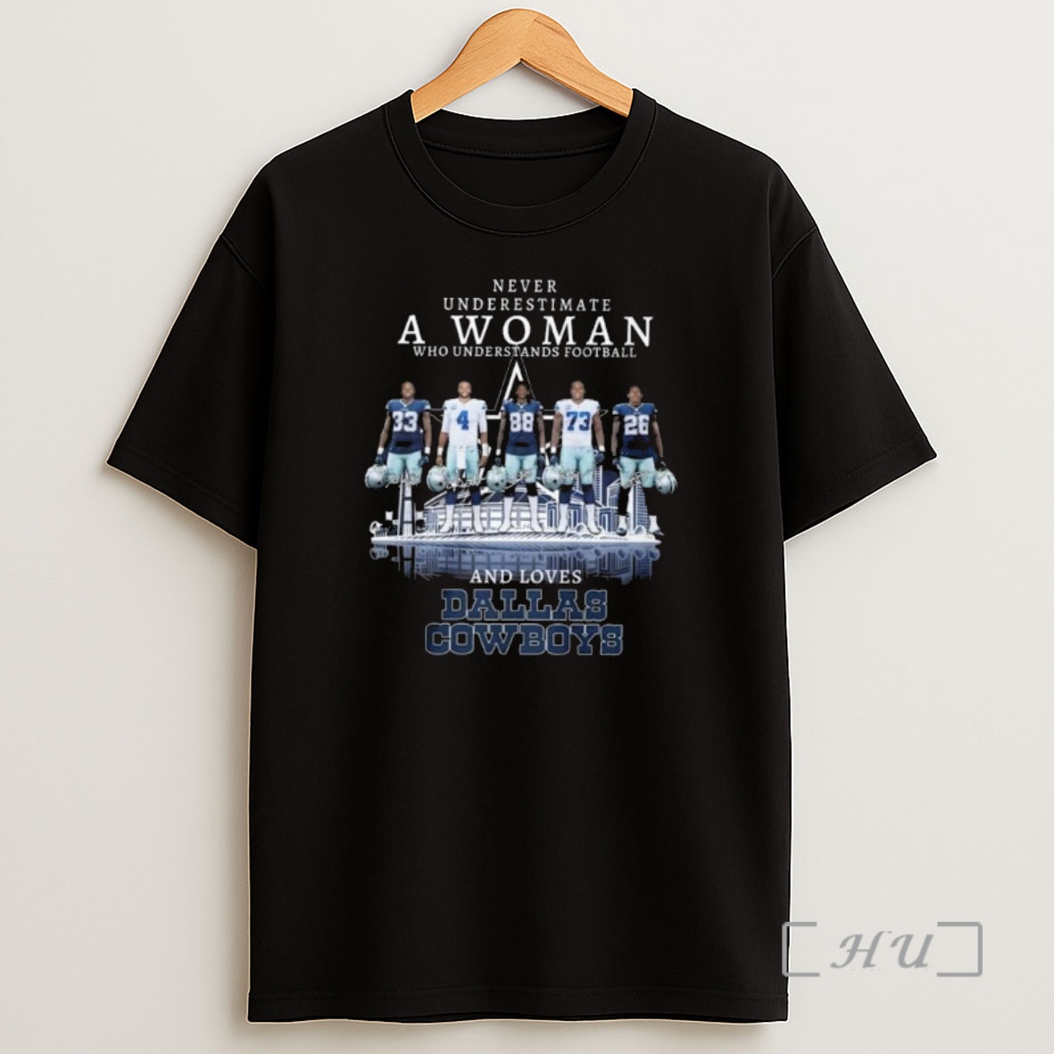 Officials Never Underestimate A Woman Who Understands Football And Loves Dallas Cowboys Players Signatures Stadium 2025 Shirt Sweatshirt Tee