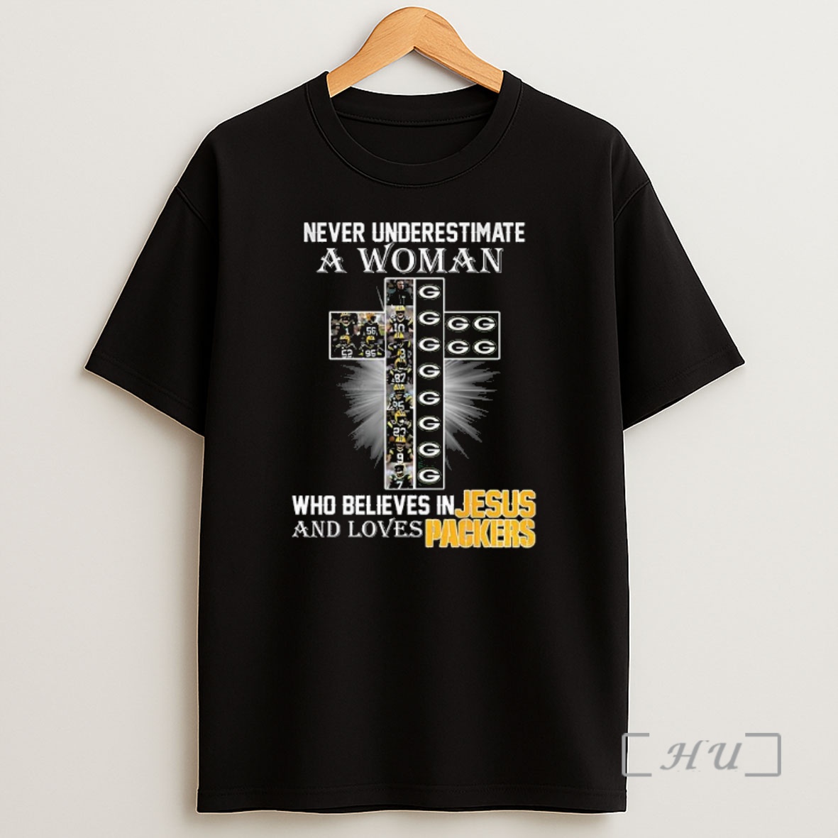 Officials Never Underestimate A Woman Who Believe In Jesus And Loves Green Bay Packers Premium Shirt Sweatshirt Tee