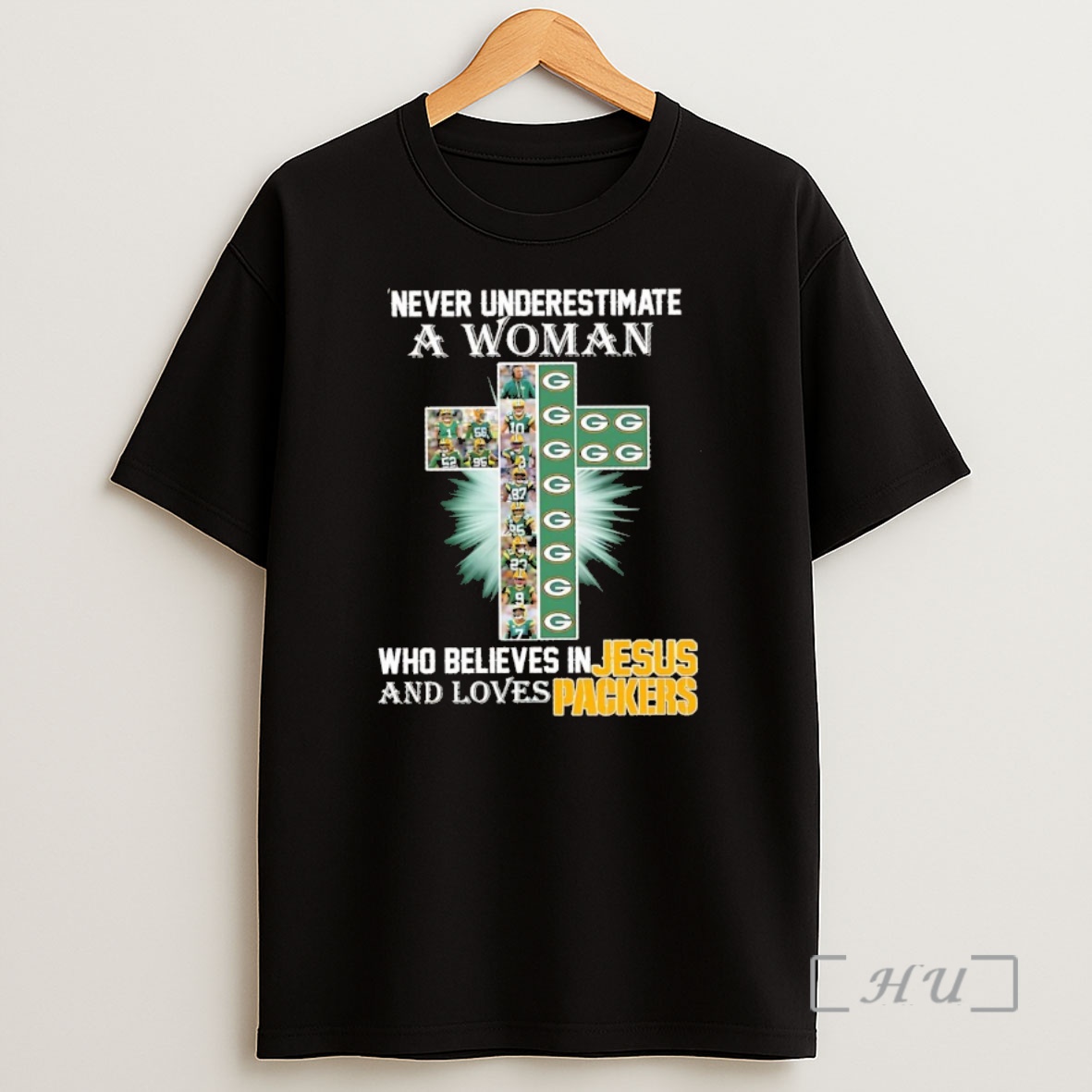 Officials Never Underestimate A Woman Who Believe In Jesus Loves Green Bay Packers Chriast Premium Shirt Sweatshirt Tee