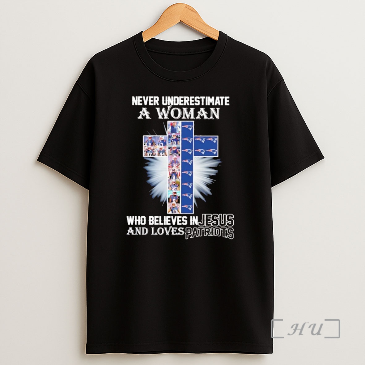 Officials Never Underestimate A Woman Who Believe In Jesus Loves New England Patriots Chriast Premium Shirt Sweatshirt Tee