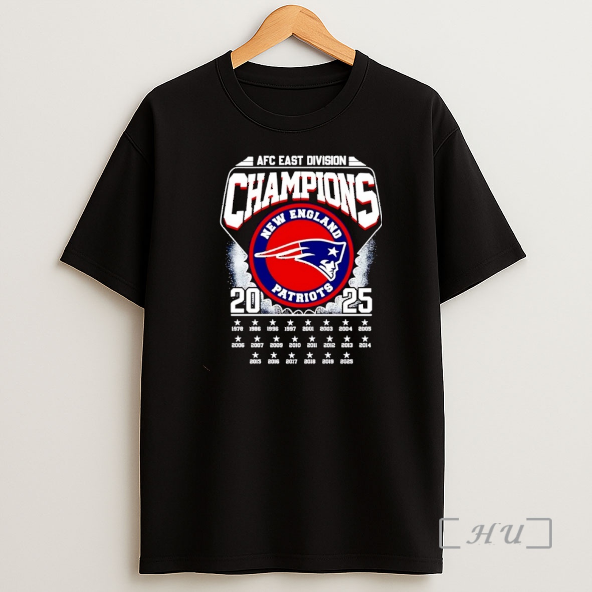 Officials New England Patriots 2025 Afc East Division Champions Logo Christmas Shirt Sweatshirt Tee