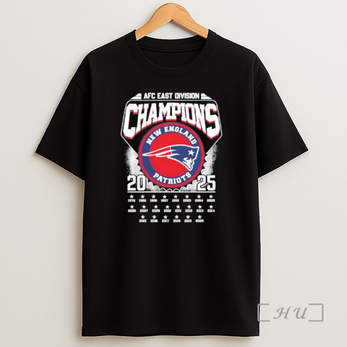 Officials New England Patriots 2025 East Division Champions Vintage Shirt Sweatshirt Tee
