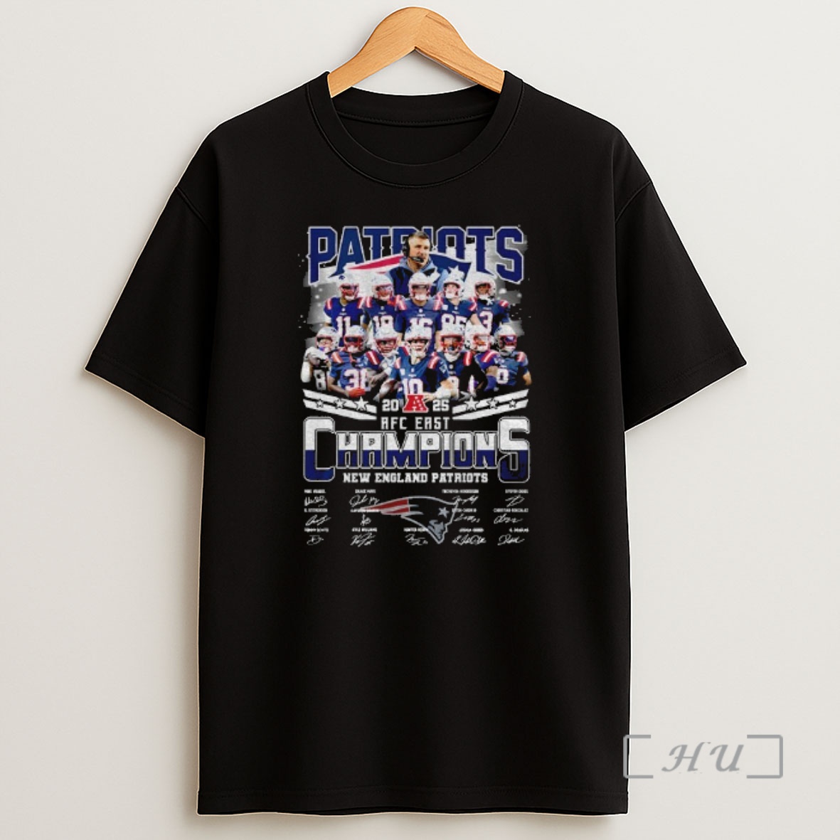 Officials New England Patriots Afc East Champions 2025 Football Signatures Shirt Sweatshirt Tee