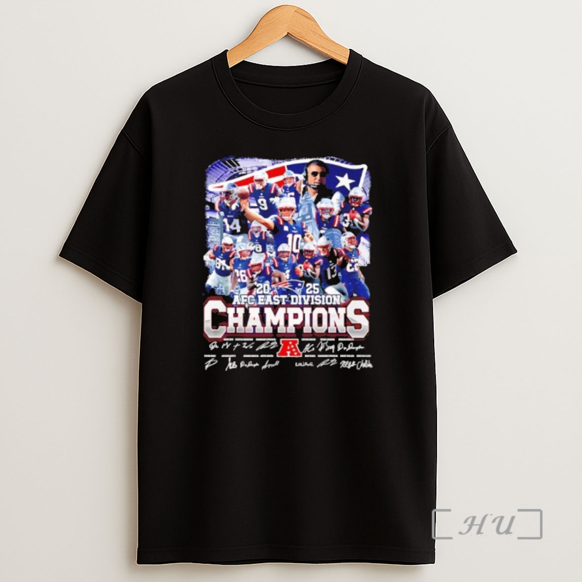 Officials New England Patriots Afc East Division Champions 2025 All Team Graphic Shirt Sweatshirt Tee