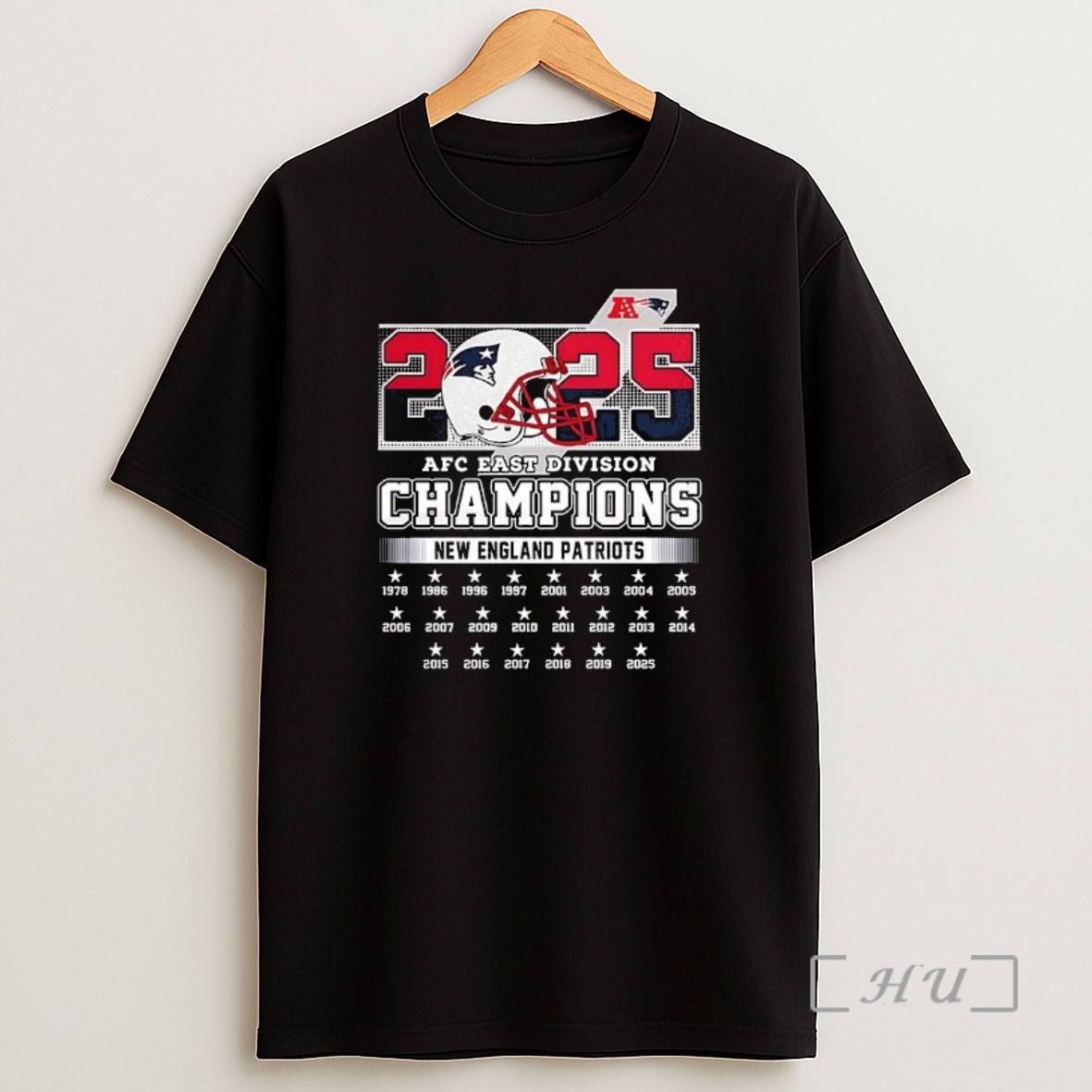 Officials New England Patriots Afc West Division Champions 2025 Conquer Helmet Shirt Sweatshirt Tee