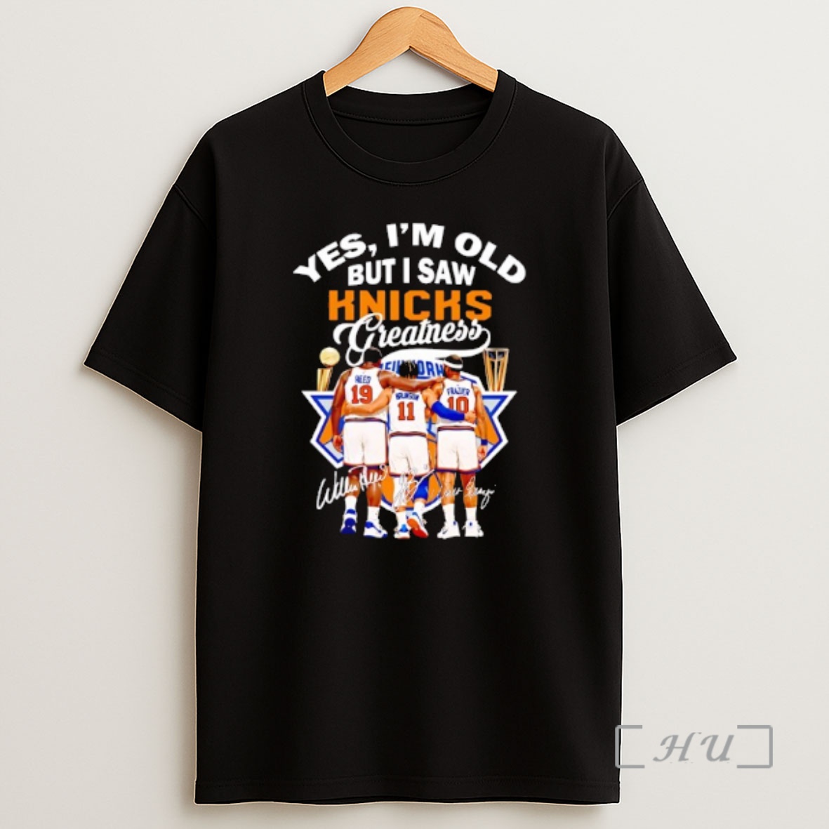 Officials New York Knicks Players And Signature Yes Im Old But I Saw Knicks Greatness Shirt Sweatshirt Tee