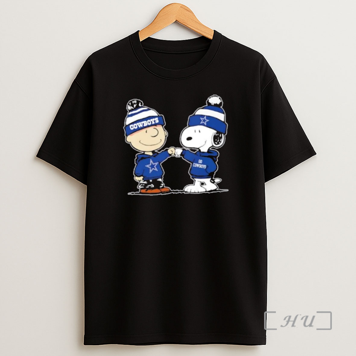 Officials Peanuts Charlie Brown Fist Bump Snoopy X Dallas Cowboys Football Shirt Sweatshirt Tee