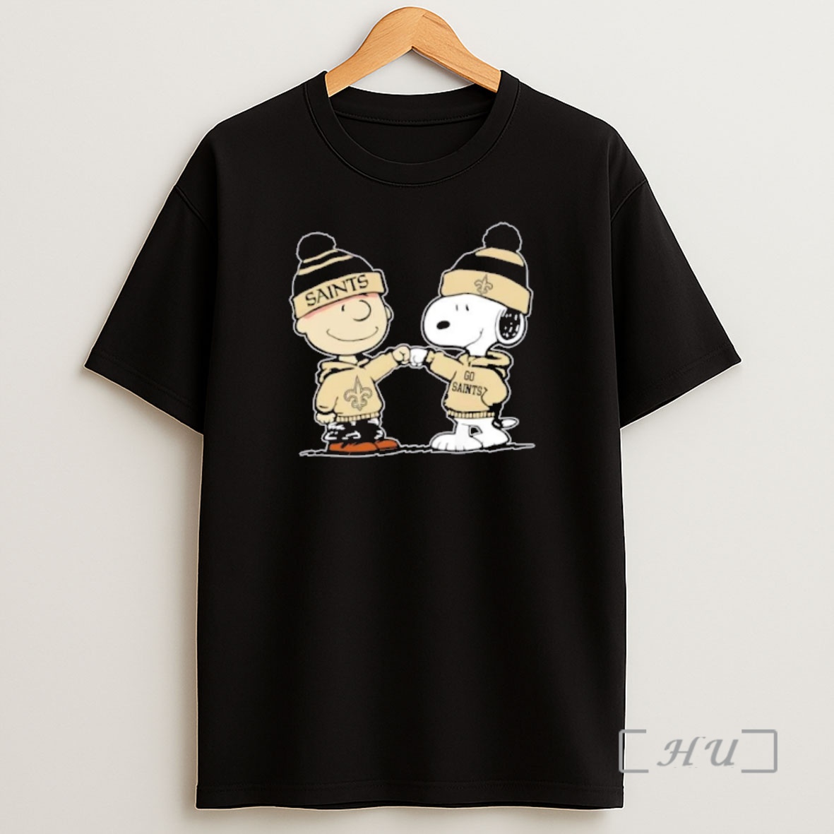 Officials Peanuts Charlie Brown Fist Bump Snoopy X New Orleans Saints Football Shirt Sweatshirt Tee