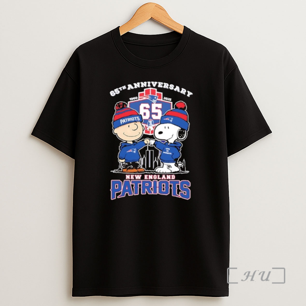 Officials Peanuts X New England Patriots 1960 2025 65th Anniversary Shirt Sweatshirt Tee