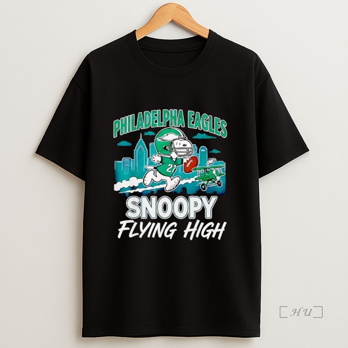 Officials Philadelphia Eagles Snoopy Flying High Football Peanuts Fan Shirt Sweatshirt Tee