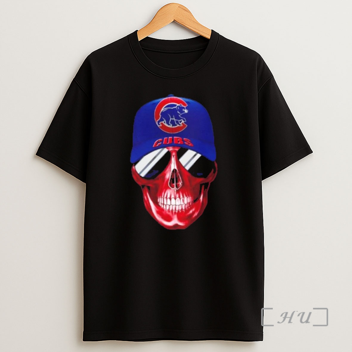 Officials Skull Wearing A Cap Chicago Cubs And Smiling With Fans Shirt Sweatshirt Tee