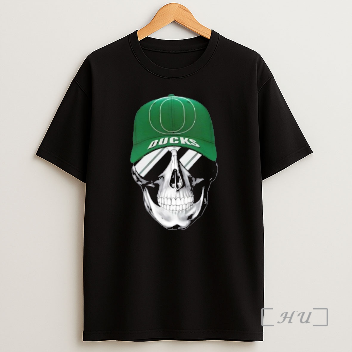 Officials Skull Wearing A Cap Oregon Ducks And Smiling With Fans Shirt Sweatshirt Tee