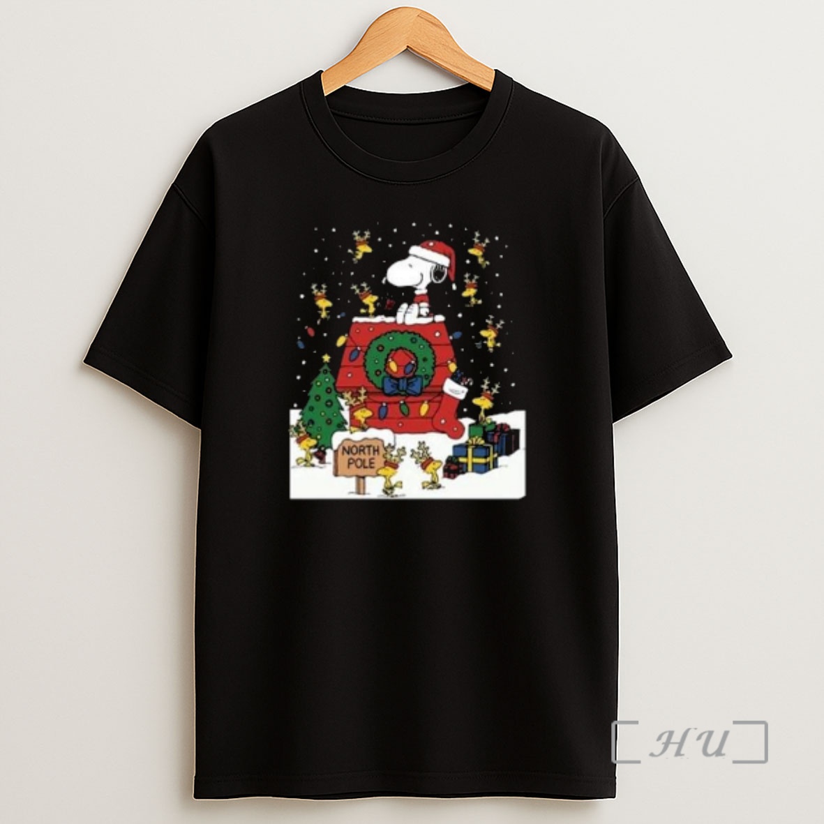 Officials Snoopy And Woodstock North Pole Merry Christmas Circle Black Shirt Sweatshirt Tee