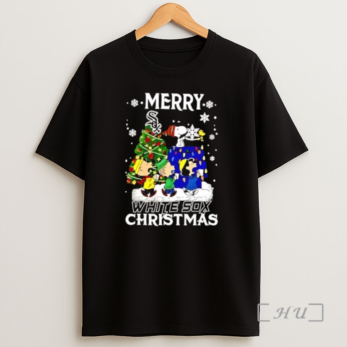 Officials Snoopy And Friends Merry Chicago White Sox Christmas Premium Shirt Sweatshirt Tee