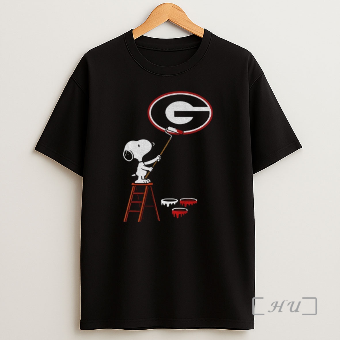 Officials Snoopy Painting Georgia Bulldogs Logo Football 2025 Shirt Sweatshirt Tee