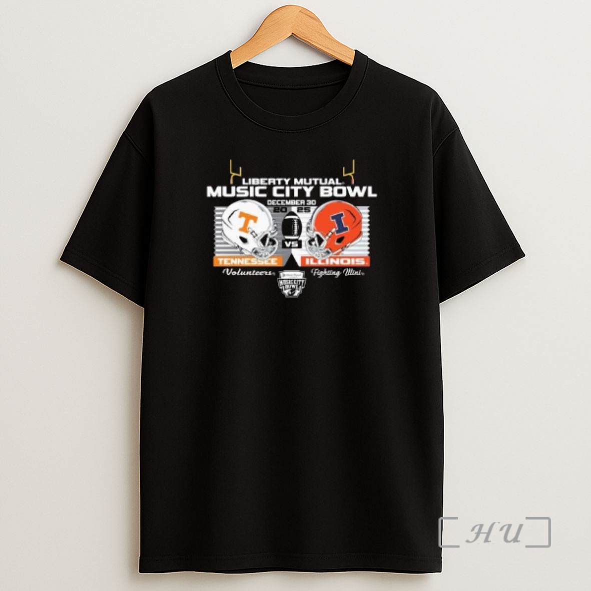 Officials Tennessee Volunteers Vs Illinois Fighting Illini Football 2025 Liberty Mutual Music City Bowl Black Head To Head Dec 30 2025 Circle Black Shirt Sweatshirt Tee