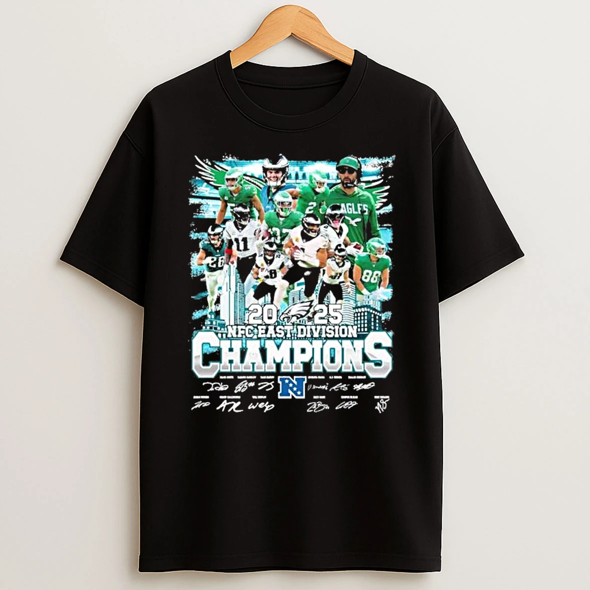 Philadelphia Eagles Team 2025 Nfc East Division Champions Signatures Shirts