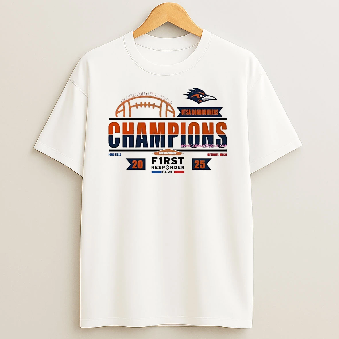 Utsa Roadrunners 2025 Servpro First Responder Bowl Champions Ford Field Detroit Mi Locker Room Shirts
