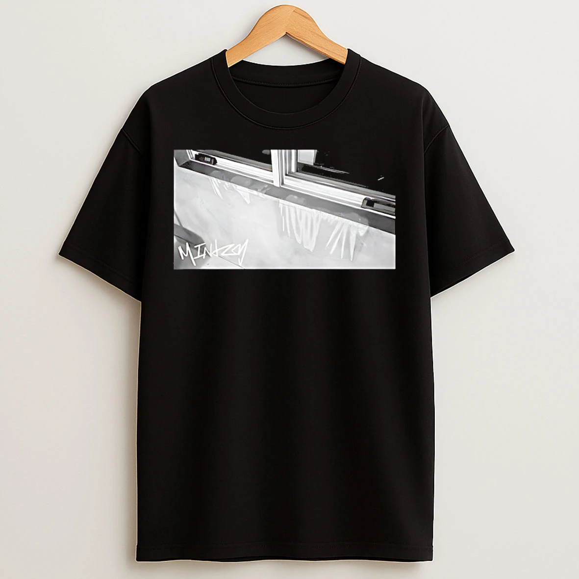 Classic Mintzy Wall Photo T Shirts
