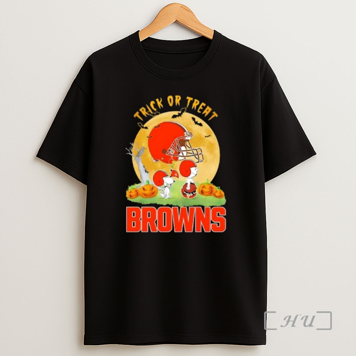 Officials Peanuts Snoopy And Charlie Brown Trick Or Treat Cleveland Browns Shirt Sweatshirt Tee
