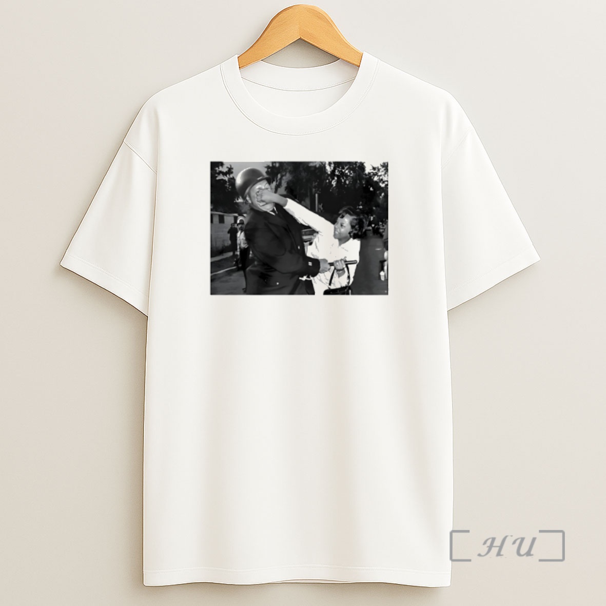 Officials Pamela Echols Punching A Policeman Shirt Sweatshirt Tee