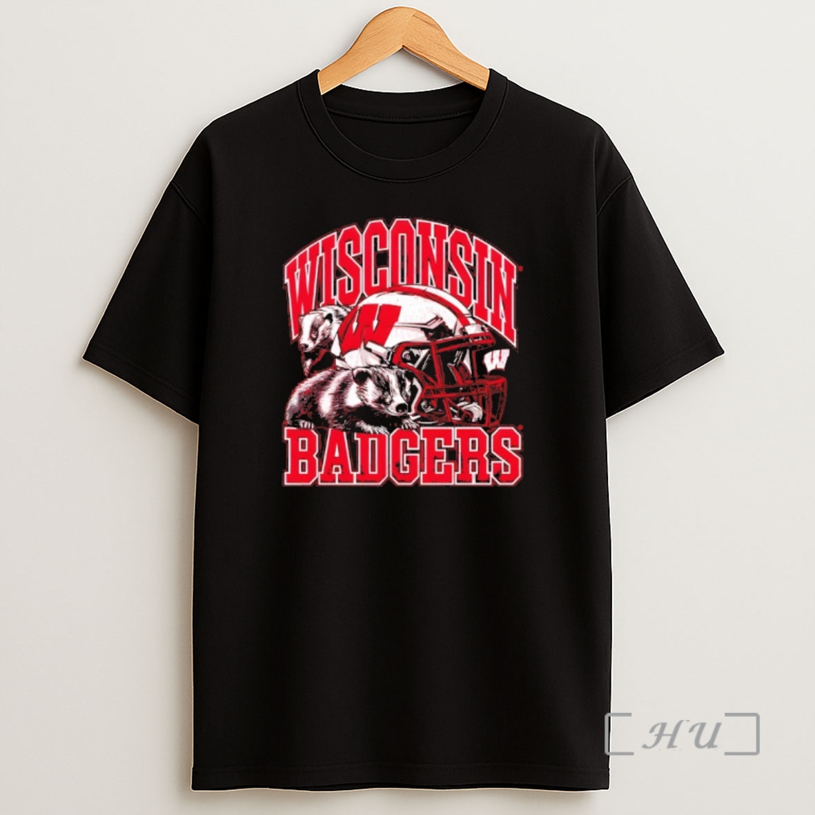 Officials Ncaa Football Wisconsin Badgers Vintage Helmet Shirt Sweatshirt Tee