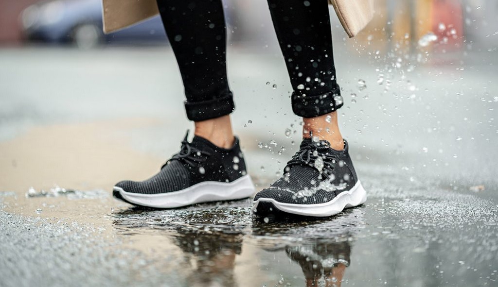 The 10 Best Waterproof Walking Shoes (2024 Buying Guide)